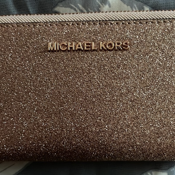 Micheal Kors Rose Gold Sparkly Wallet - Picture 3 of 7